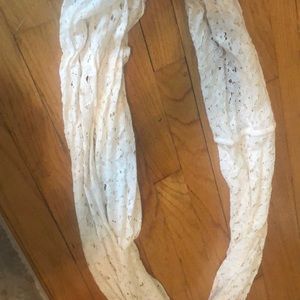 Target one size infinity scarf !